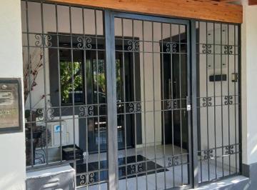 Local comercial de 5 ambientes, Guaymallén · Local Ideal Oficina, Consultorio, Estética U Otros.