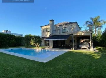 Casa · 205m² · 6 Ambientes · 2 Cocheras · Casa en Venta Barrio El Centauro Canning