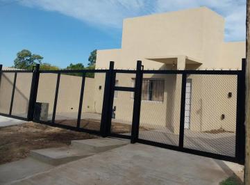 Casa · 80m² · 4 Ambientes · Casa en Venta - 3 Dorm. 3 Baños - Escobar