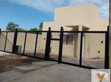 Casa · 80m² · 4 Ambientes · Casa en Venta - 3 Dorm. 3 Baños - Escobar