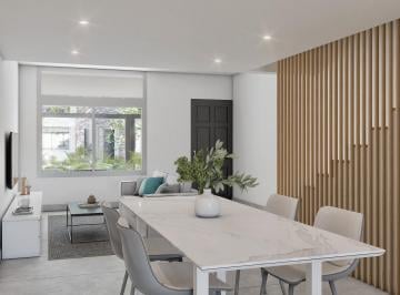 Casa · 133m² · 5 Ambientes · 1 Cochera · Triplex 5 Amb a Estrenar con Jardin Excelente Categoria