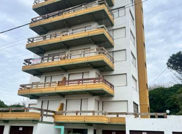 Departamento de 3 ambientes, Villa Gesell · Excelente 3 Ambientes con Cochera. Venta