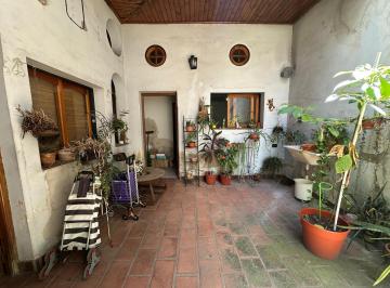 PH · 48m² · 3 Ambientes · PH con Patio en Venta en Parque Centenario
