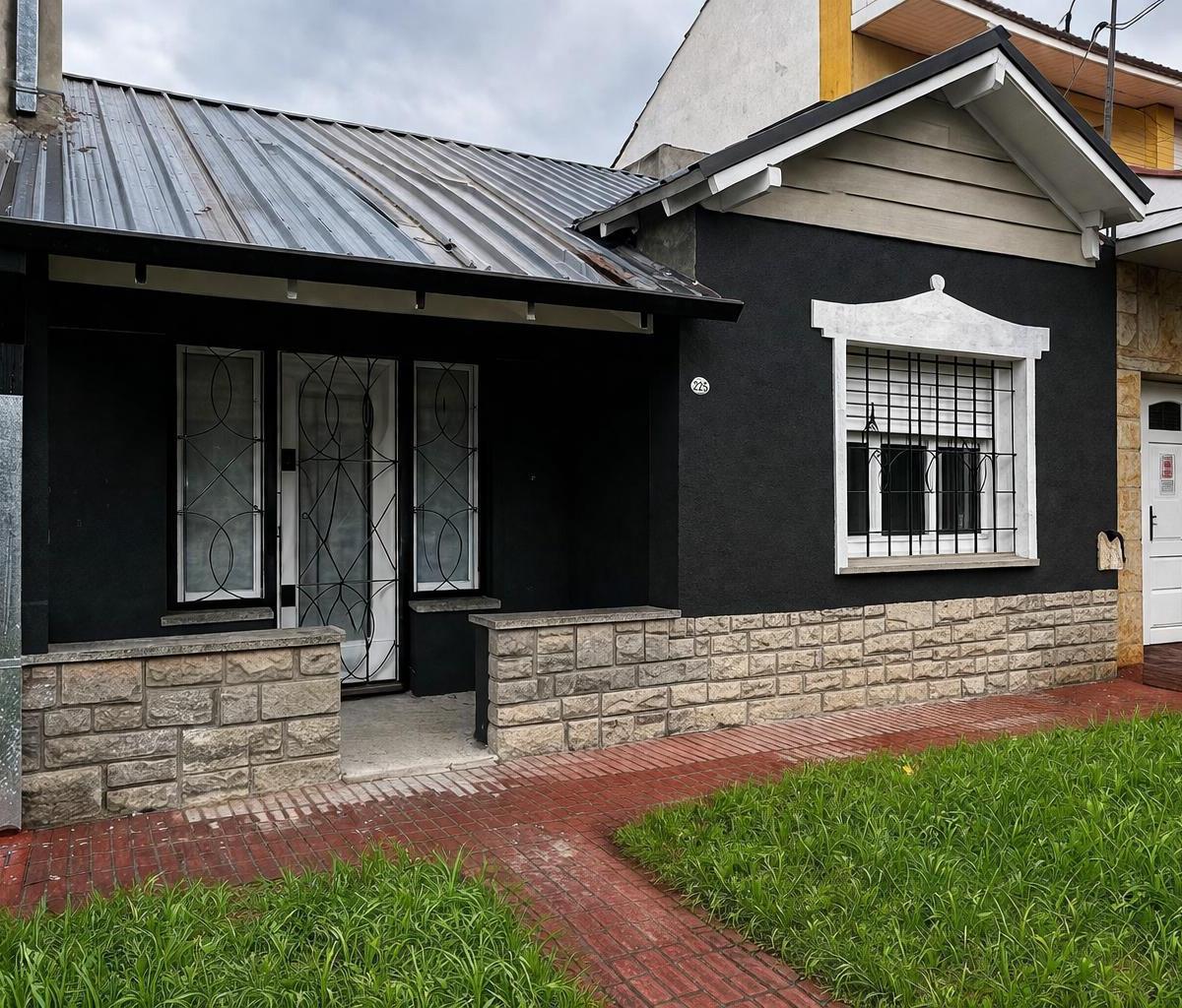 Chalet en PH reciclado a nuevo, 3 amb, 76m² con garage y patio