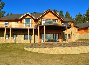 Casa · 419m² · 11 Ambientes · 2 Cocheras · Casa en Venta 4d - Chapelco Golf & Resort