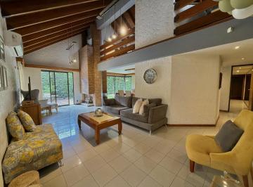 Casa · 336m² · 6 Ambientes · Casa en Villa Nueva en Venta de 3 Hab con Pileta