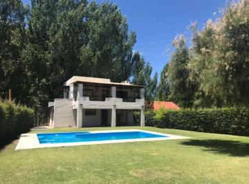 Casa · 132m² · 4 Ambientes · Venta de Casa en San Rafael