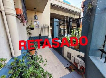 Casa de 4 ambientes, Parque Chacabuco · Casa en Esquina a Pasos del Parque! 4 Ambientes C/cochera, Patio y 2 Terrazas. Excelente Ubicacion!