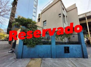 Casa de 4 ambientes, Parque Chacabuco · "Reservado" Casa en Esquina a Pasos del Parque! 4 Ambientes C/cochera, Patio y 2 Terrazas.
