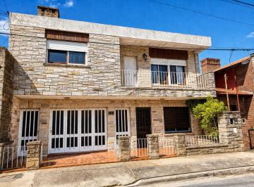 PH · 172m² · 5 Ambientes · 1 Cochera · PH en Tolosa - La Plata