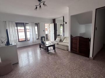 PH · 172m² · 5 Ambientes · 1 Cochera · PH en Tolosa - La Plata