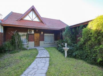 Casa · 425m² · 4 Ambientes · 1 Cochera · Venta Casa 4 Amb con Jardin y Pileta