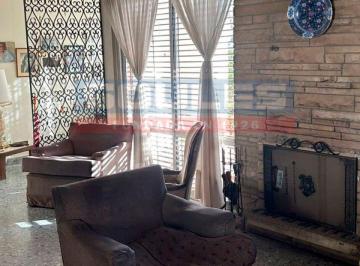 Casa de 6 ambientes, Cipolletti · Soules Vende Casa en Centro de Cipolletti