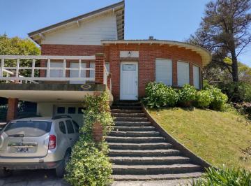 Casa · 235m² · 5 Ambientes · 200 - Hermoso Chalet a 2 Cuadras del Mar en Pinamar