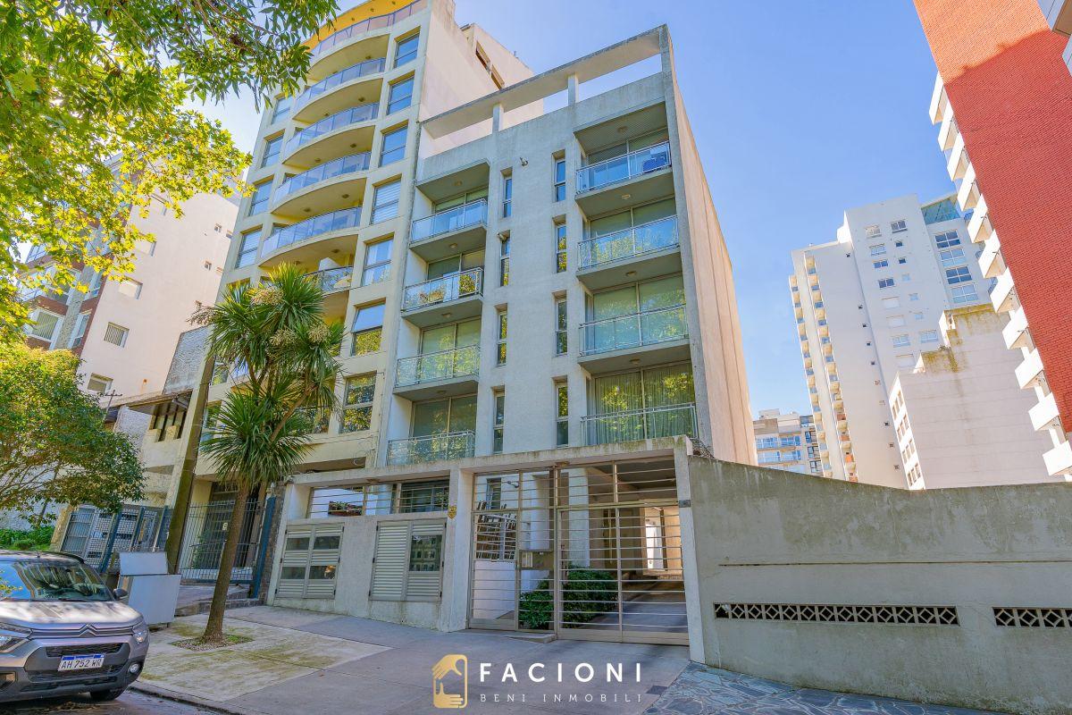 Semipiso 2 Ambientes con Balcón, Vista Lateral al Mar y Cochera – San Carlos