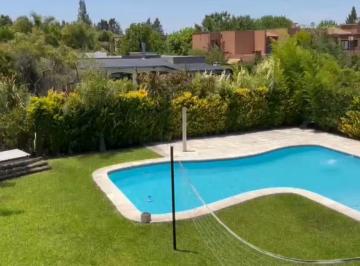 Casa · 300m² · 4 Ambientes · 3 Cocheras · Casa Venta San Isidro Labrador