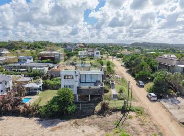 Casa · 450m² · 3 Ambientes · 2 Cocheras · Casa con Vista Al Mar en Balneario Buenos Aires 2 Suites Piscina