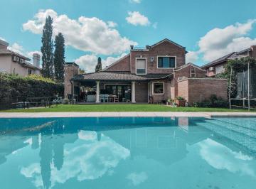 Casa · 263m² · 6 Ambientes · 2 Cocheras · Venta Casa 6 Ambientes - Club de Campo Pueyrredon