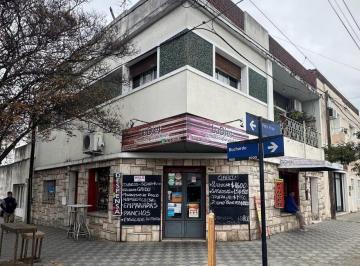 Departamento · 300m² · 8 Ambientes · 2 Cocheras · Vendo Local Comercial Mas Dos Deptos Barrio Pueyrredón