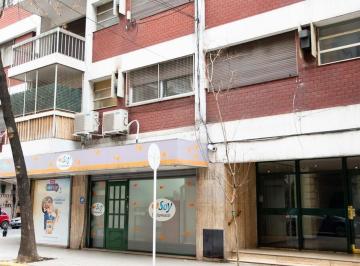 Departamento · 98m² · 3 Ambientes · 1 Cochera · Larrea 900