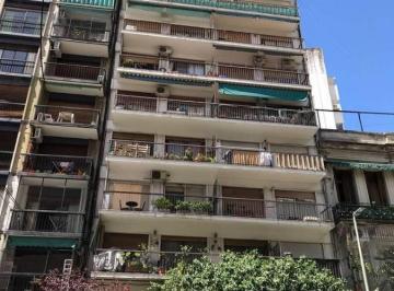 Departamento · 80m² · 4 Ambientes · Ecuador 1200