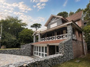 Casa · 411m² · 7 Ambientes · 2 Cocheras · Casa en Venta Zona Golf Pinamar, 5 Dorm., Gas Natural, Cochera, Zona Tranquila