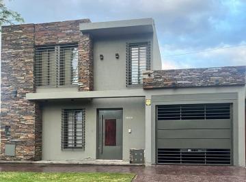 Casa de 4 ambientes, Dorrego · Venta Casa Mendoza