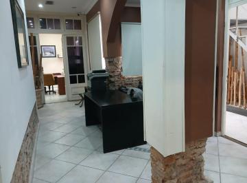 Oficina comercial · 250m² · 10 Ambientes · Alquiler, Excelente Sede Empresarial – 8 Oficinas Sala de Reuniones – Morón