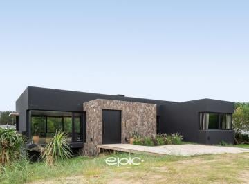 Casa · 235m² · 6 Ambientes · 2 Cocheras · Casa en Residencial I - Costa Esmeralda