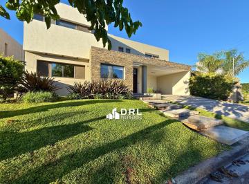 Casa · 400m² · 6 Ambientes · 2 Cocheras · Casa en Venta Tejas del Sur 3