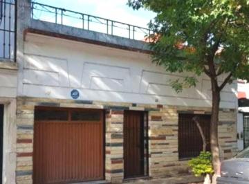 Casa de 4 ambientes, Flores · Flores Casa 4 Amb. con Garage a Refaccionar Oportunidad!