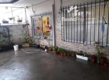 Casa · 96m² · 4 Ambientes · 1 Cochera · Casa en Venta, Longchamps