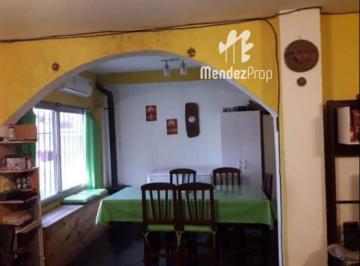 Casa · 96m² · 4 Ambientes · 1 Cochera · Casa en Venta, Longchamps