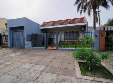 Casa · 134m² · 3 Ambientes · 1 Cochera · Venta Casa Ituzaingo Norte con Amplio Parque - 3 Ambientes - Apta Credito