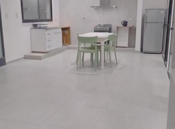 Casa · 60m² · 3 Ambientes · 2 Cocheras · Casa en Estación Alvear
