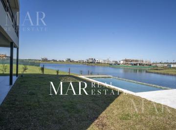 Casa · 454m² · 8 Ambientes · 2 Cocheras · Casa en Venta 5 Suites, 3 Plantas, Los Puentes, Nordelta con Salida a La Laguna