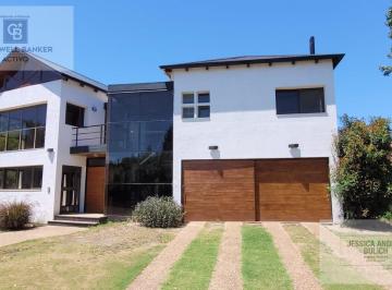 Casa · 320m² · 10 Ambientes · 2 Cocheras · Venta Casa 4 Dorm en Country Jockey Club