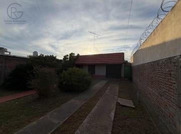 Casa · 120m² · 4 Ambientes · 1 Cochera · Casa en Venta en Villa Elvira