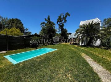 Casa · 94m² · 4 Ambientes · 3 Cocheras · Casa 4 Ambientes a La Venta en Ituzaingó