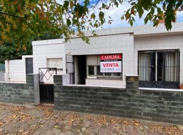 Casa · 85m² · 4 Ambientes · Casa en Venta en Villa Massoni, Zarate. de 4 Ambientes. 2 Dorm. Patio y Lavadero.