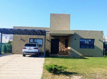 Casa de 6 ambientes, Maipú · Venta de Moderna Casa en B° Lar de Vieytes 2 Maipu, Mendoza