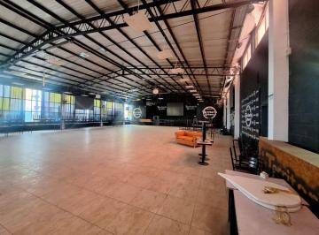 Local comercial , Almirante Brown · Salón Para Eventos con Capacidad de 1000 Personas