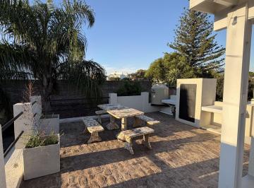 PH · 60m² · 3 Ambientes · PH Al Fondo con Terraza Privada en Olivos