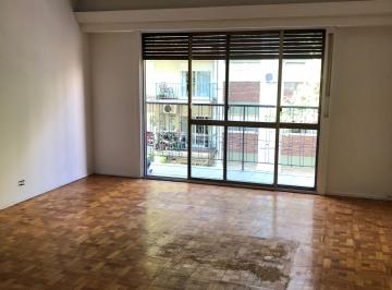 Departamento de 3 ambientes Venta $ 183.000 · Vendo Departamento de 3 Amb. Balcón Corrido a La Calle