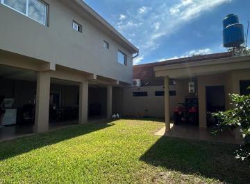 Casa · 140m² · 5 Ambientes · 1 Cochera · Casa de 3 Dorm. en Venta - Rincon Santa Maria