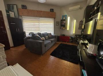 Casa · 116ha · 2 Dormitorios · 1 Cochera · Venta Casa 4 Ambientes Cochera en San Martín
