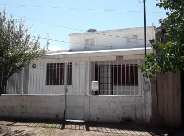 Casa de 5 ambientes, San Luis · Vendo, Apto Crédito