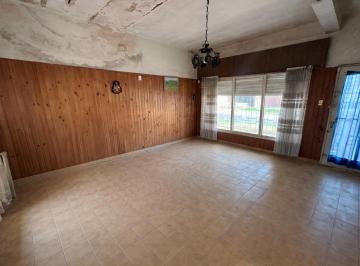 Casa · 183m² · 5 Ambientes · 1 Cochera · Casa a Refaccionar en Zona Sur, Rosario