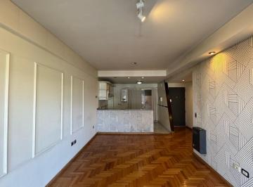 Departamento · 70m² · 3 Ambientes · Semipiso Al Frente, 3 Ambientes con Balcon, en Venta o Alquiler, en Villa Devoto