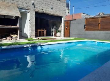 Local comercial de 1 ambiente, Rosario · Local Comercial en Alquiler en Alberdi con Patio